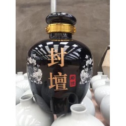 哈爾濱陶瓷酒壇廠200斤裝定做，顏色柚陶瓷150斤裝批發(fā)